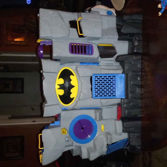Fisher-Price Other - HOLDING FOR KATCLO Batman Cave with Figures and Batmobile